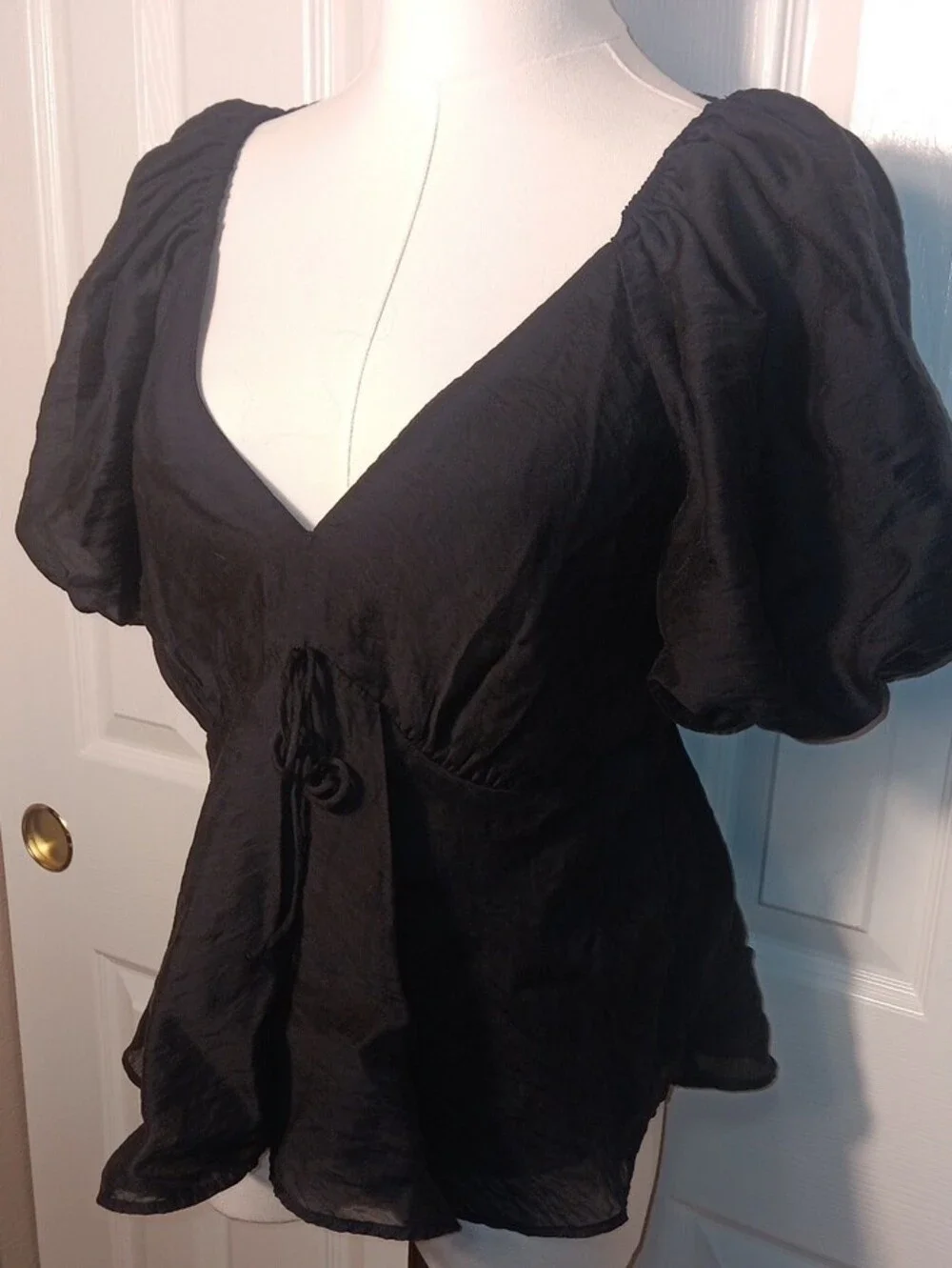 Abercrombie & Fitch Black V-Neck Puff Sleeve Tie Front Peplum Blouse